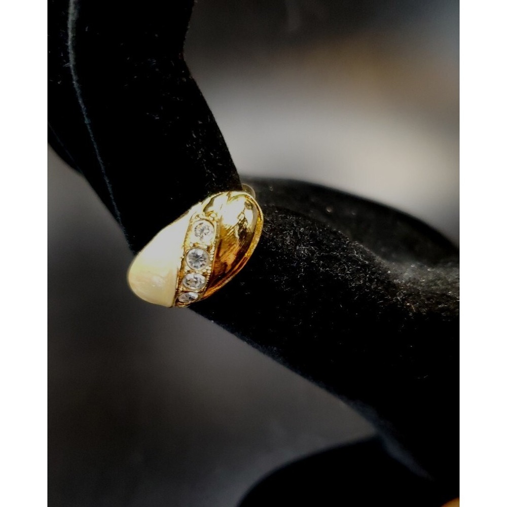 Vintage‎ Goldtone And Beige Enamel Ring With Faux Diamond Accents